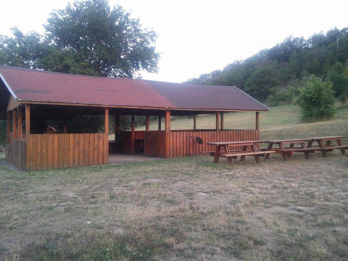 Hotel Merkur Kaluza Bagian luar foto