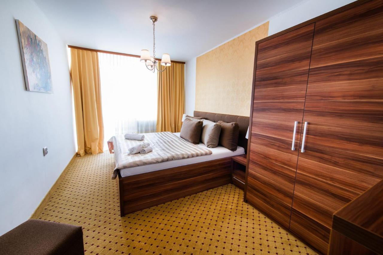 Hotel Merkur Kaluza Bagian luar foto