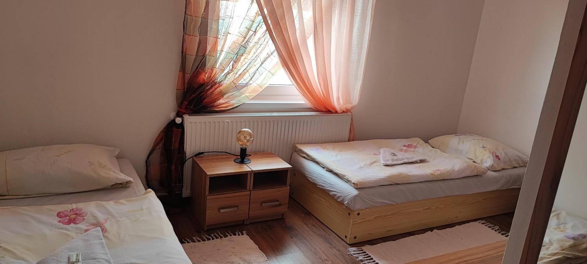 Hotel Merkur Kaluza Bagian luar foto