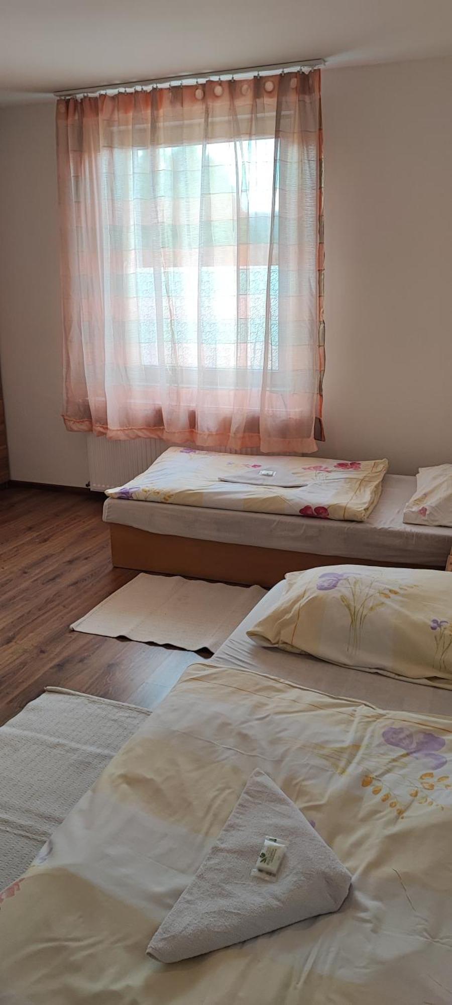 Hotel Merkur Kaluza Bagian luar foto