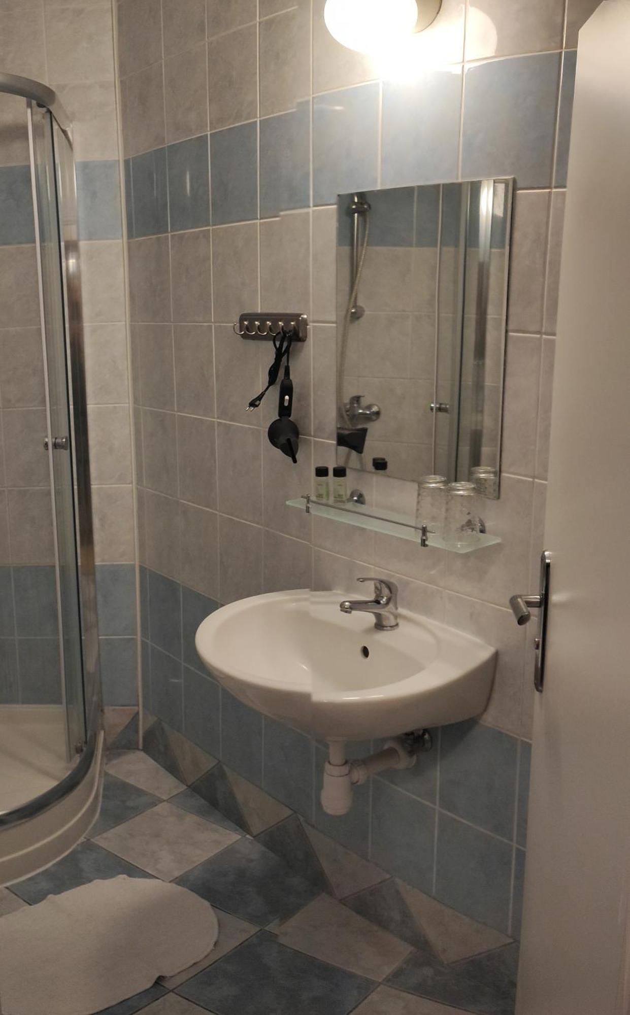 Hotel Merkur Kaluza Bagian luar foto